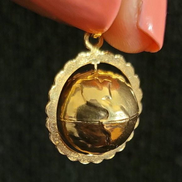 Jewelry - 14K Gold Spinning Globe Pendant